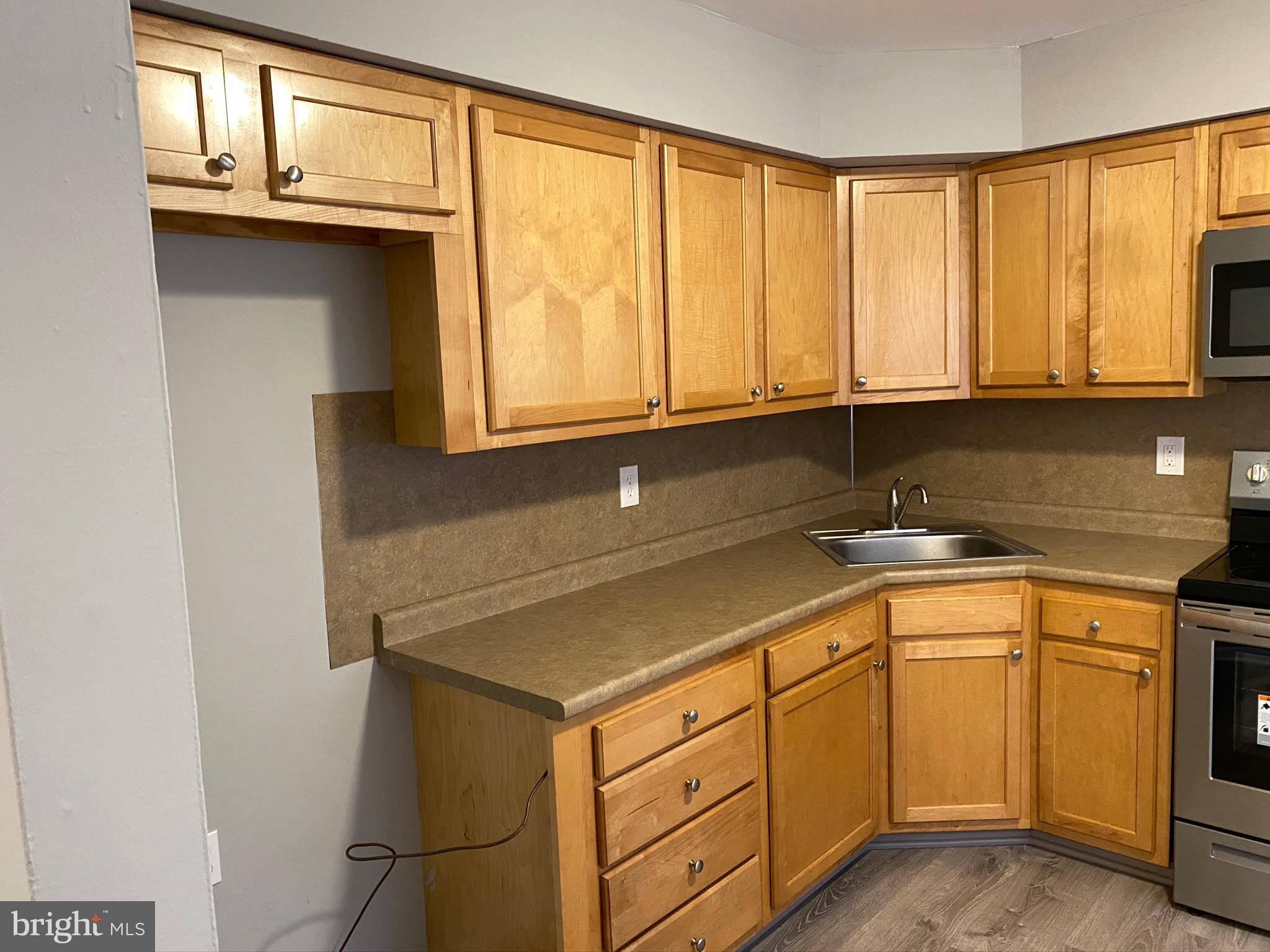 894 Tanyard Road Woodbury, NJ 08096 - Photo 4 of 18 Gallery Image 4