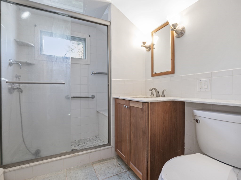 156 Hardy Pond Road Waltham, MA 02451 - Photo 19 of 39