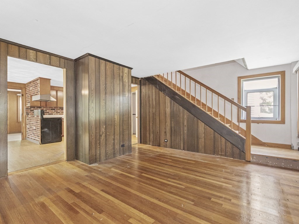 156 Hardy Pond Road Waltham, MA 02451 - Photo 6 of 39