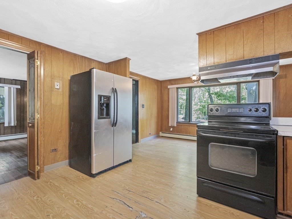 156 Hardy Pond Road Waltham, MA 02451 - Photo 9 of 39