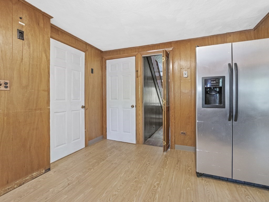 156 Hardy Pond Road Waltham, MA 02451 - Photo 10 of 39