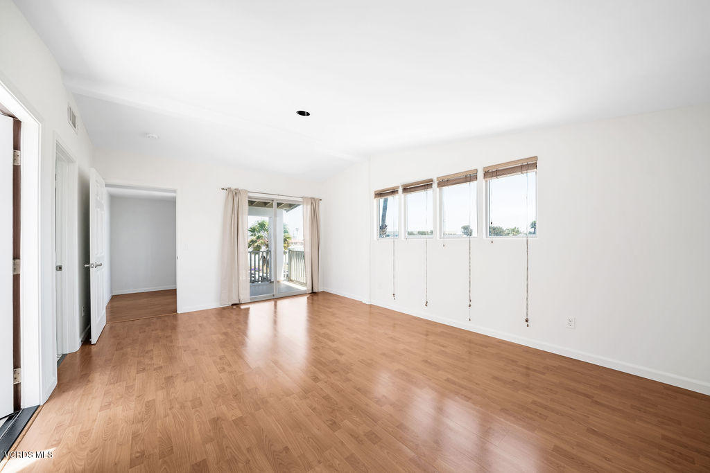 141 Santa Paula Avenue Oxnard, CA 93035 - Photo 17 of 48 DSC07527