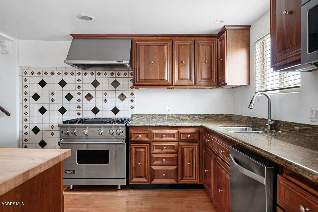 141 Santa Paula Avenue Oxnard, CA 93035 - Photo 10 of 48 DSC07480