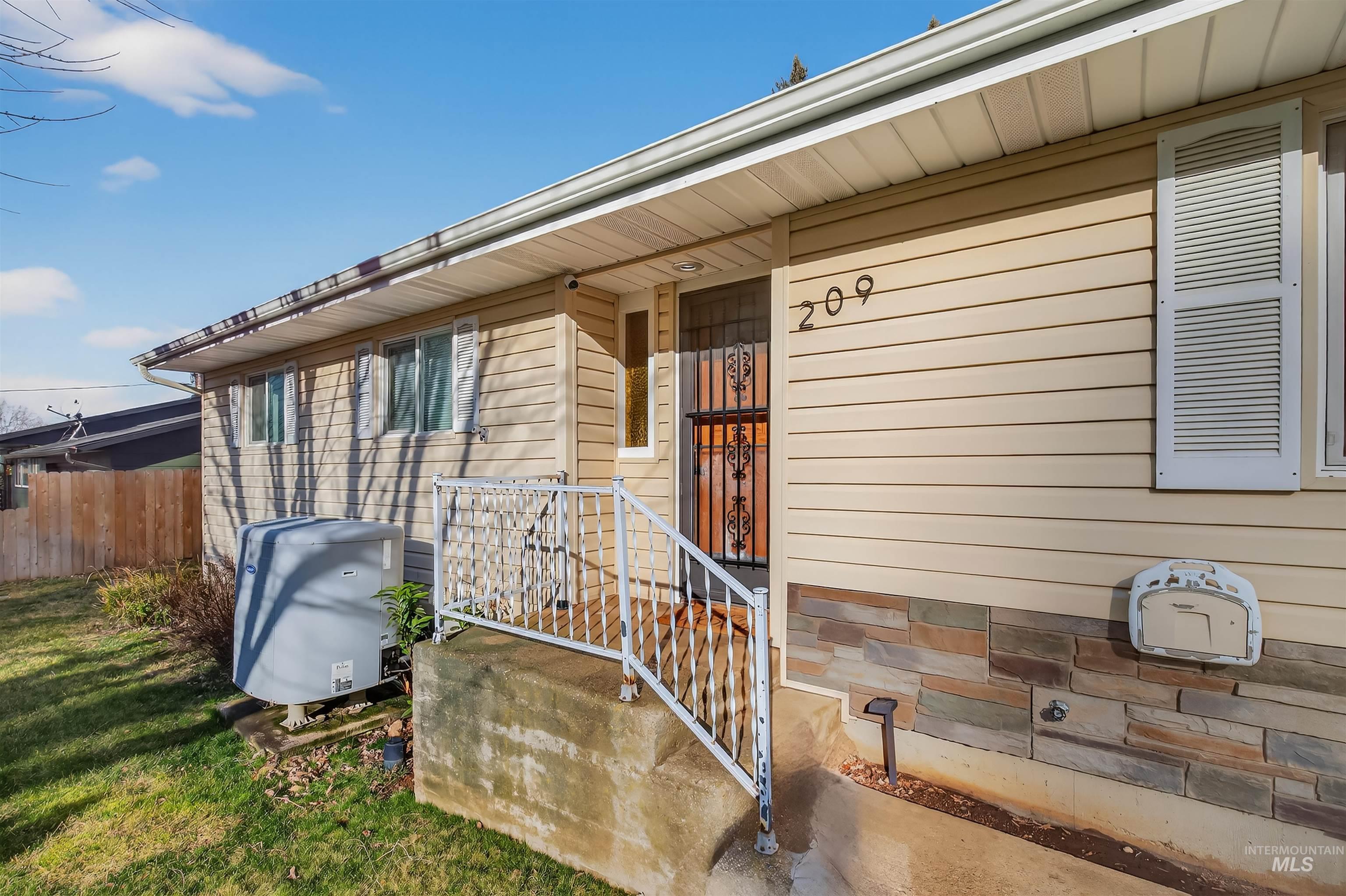 209 Walnut Drive Potlatch, ID 83855 - Photo 2 of 27