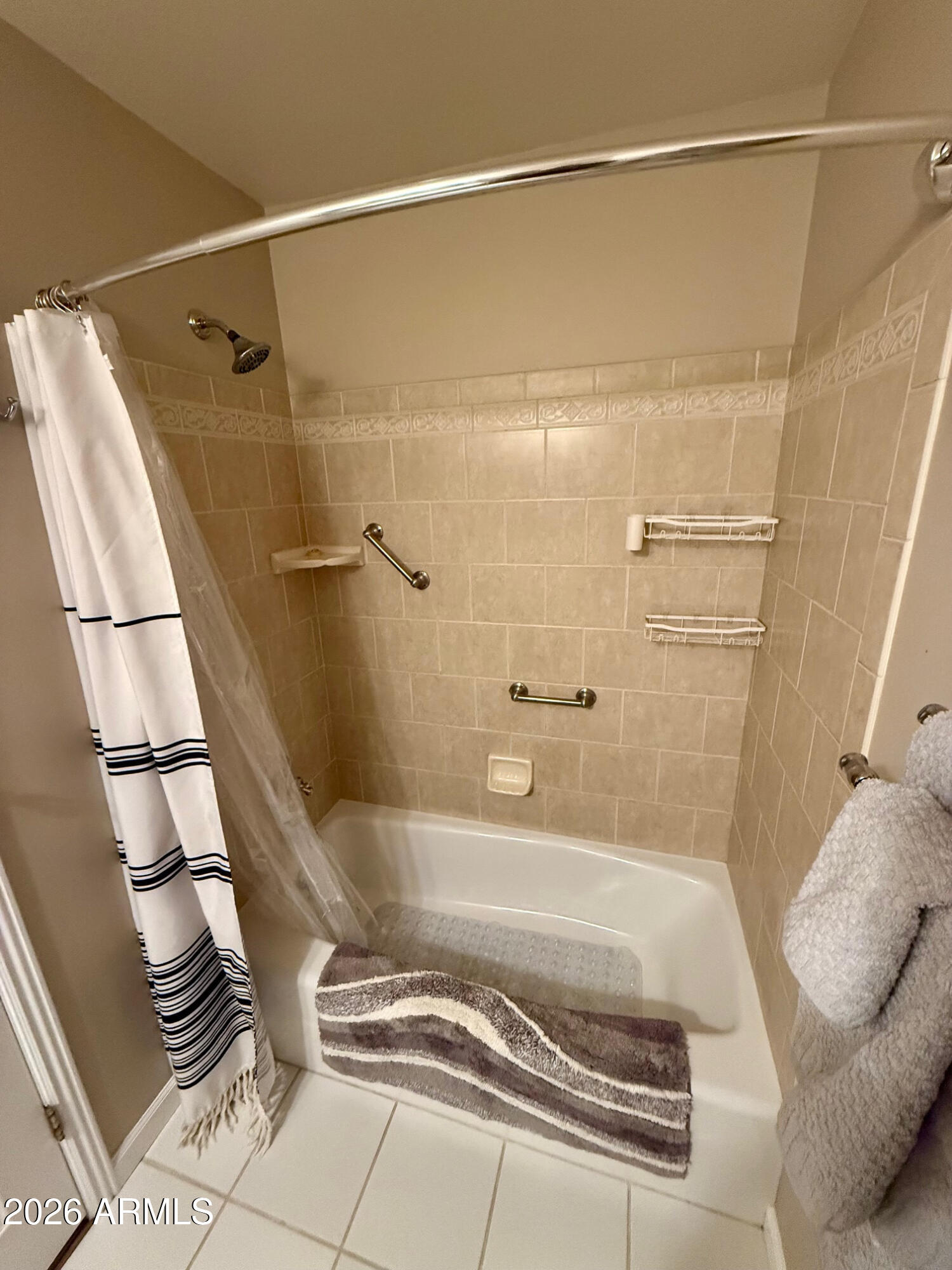 4313 North 28th Street Phoenix, AZ 85016 - Photo 14 of 26 a bathroom with a bathtub and a shower