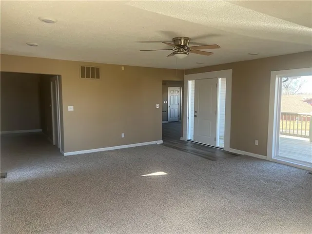 $389,450 | 14096 Mitchell Court, Basehor, KS 66007