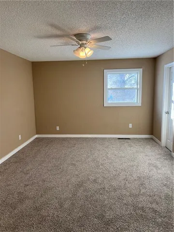 $389,950 | 14096 Mitchell Court, Basehor, KS 66007