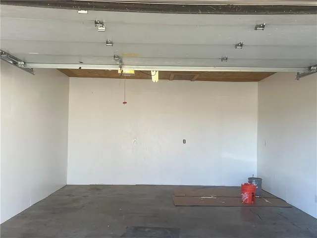 $389,450 | 14096 Mitchell Court, Basehor, KS 66007