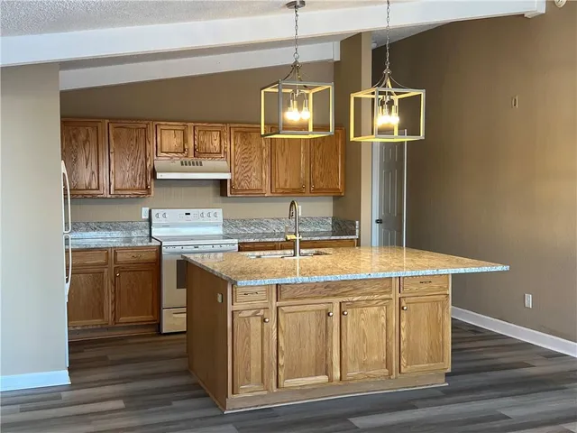 $389,950 | 14096 Mitchell Court, Basehor, KS 66007