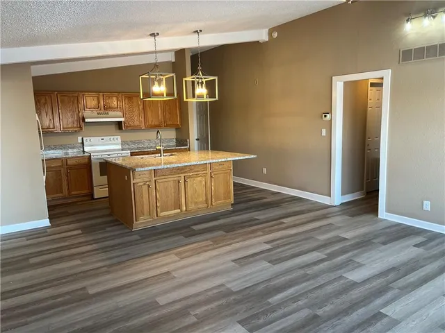 $389,950 | 14096 Mitchell Court, Basehor, KS 66007