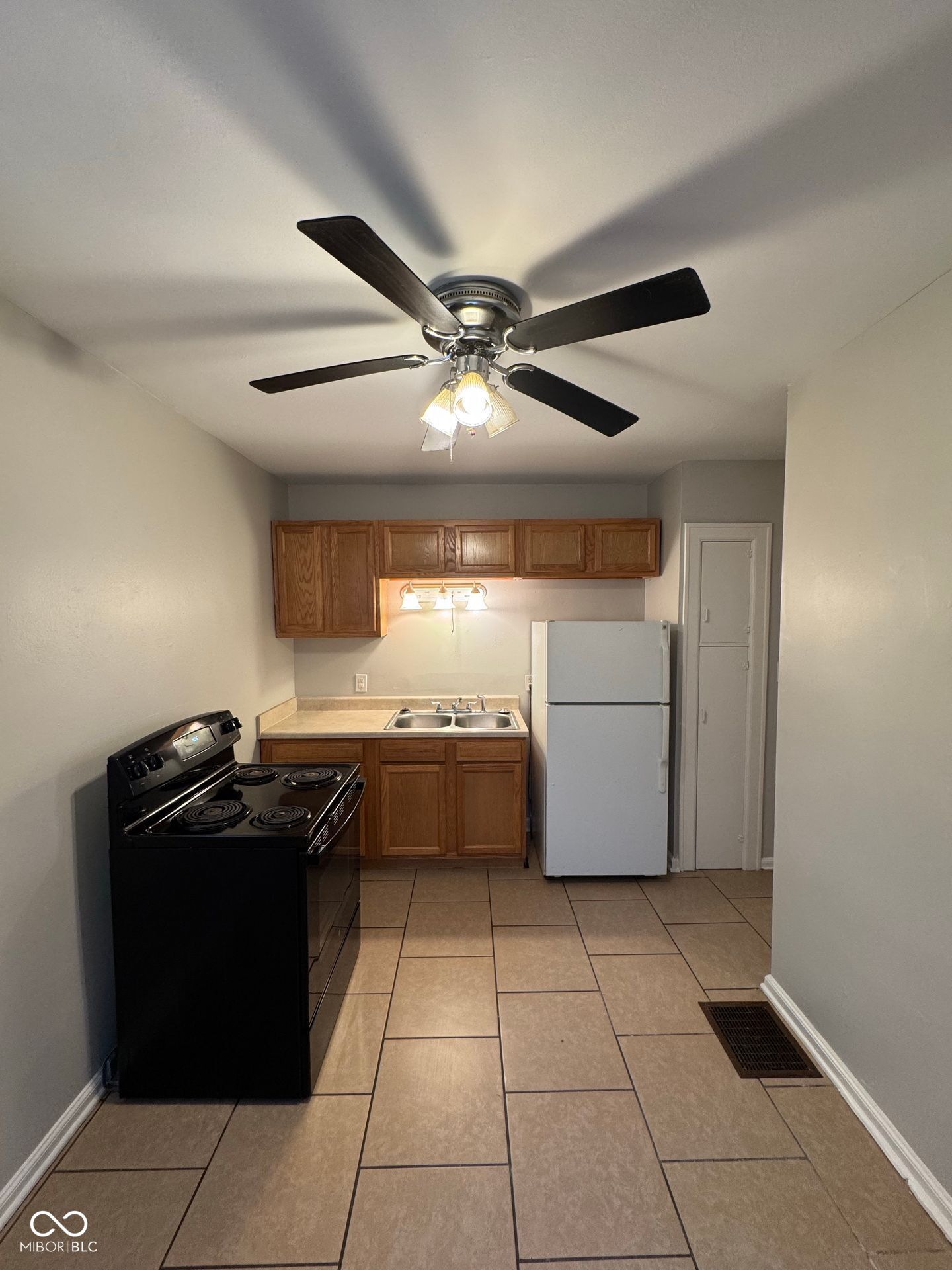 138 North 3rd Avenue Beech Grove, IN 46107 - Photo 11 of 15