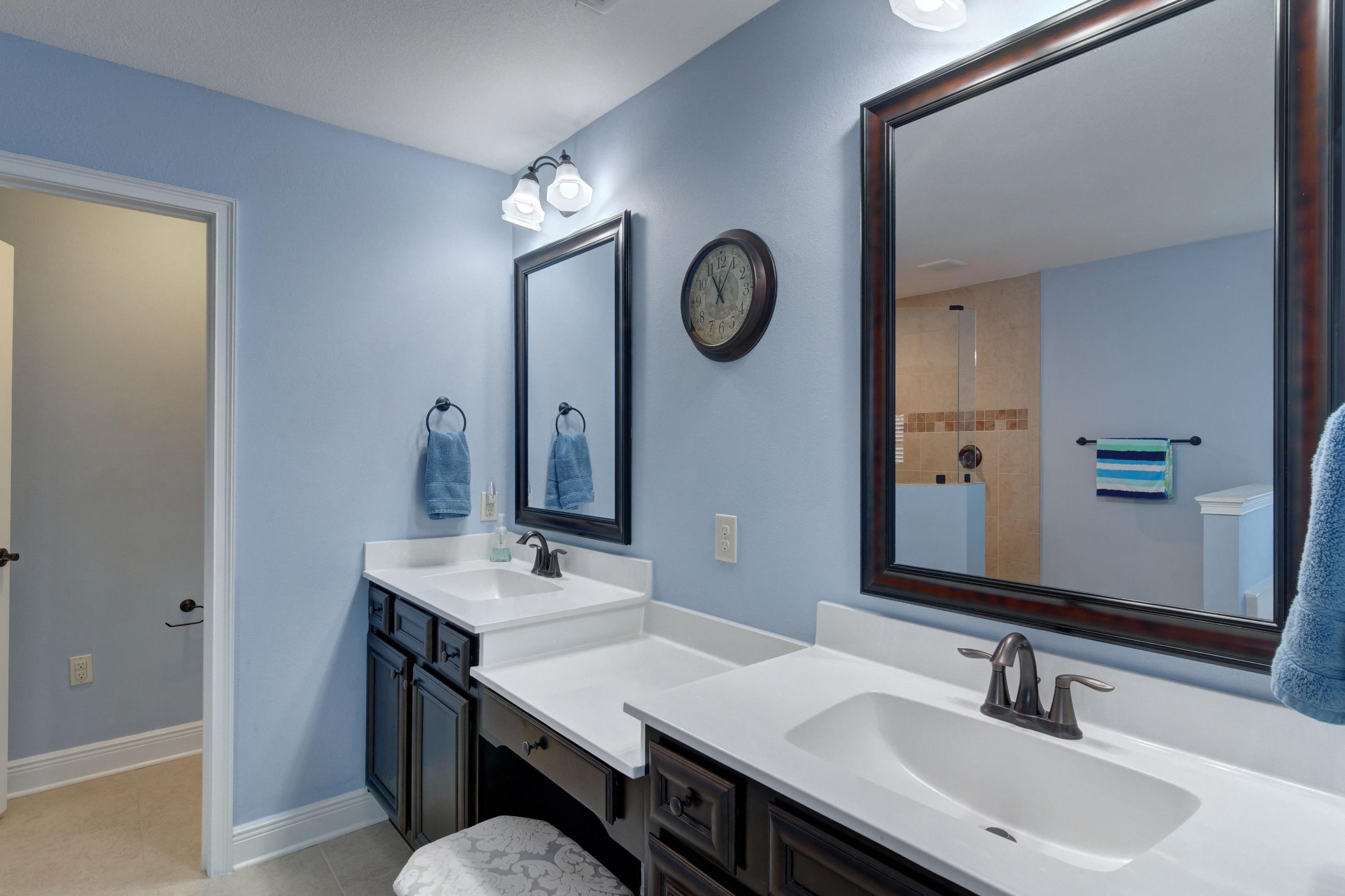 2592 Crescent Road Navarre, FL 32566 - Photo 30 of 67 33-133_Master_Bathroom_01
