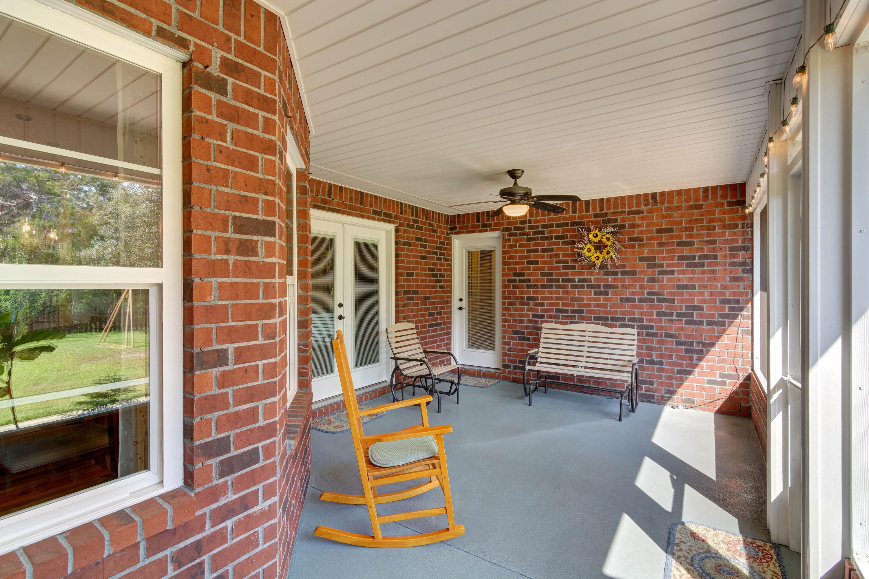 2592 Crescent Road Navarre, FL 32566 - Photo 51 of 67 a view of outdoor seating space