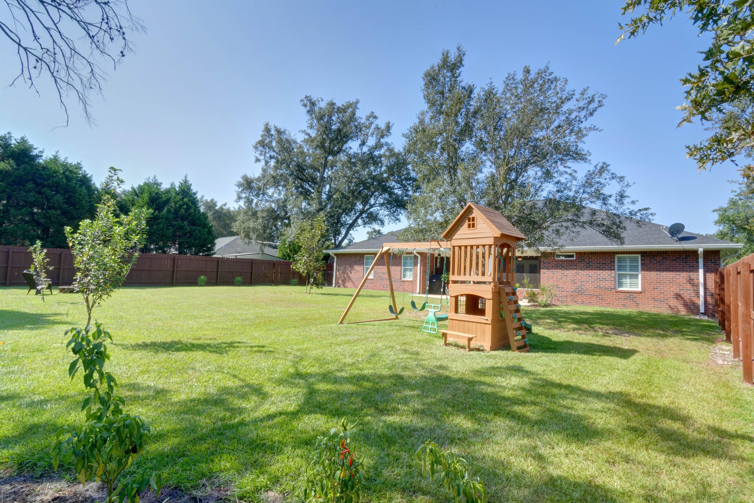 2592 Crescent Road Navarre, FL 32566 - Photo 54 of 67 58-158_Rear_02
