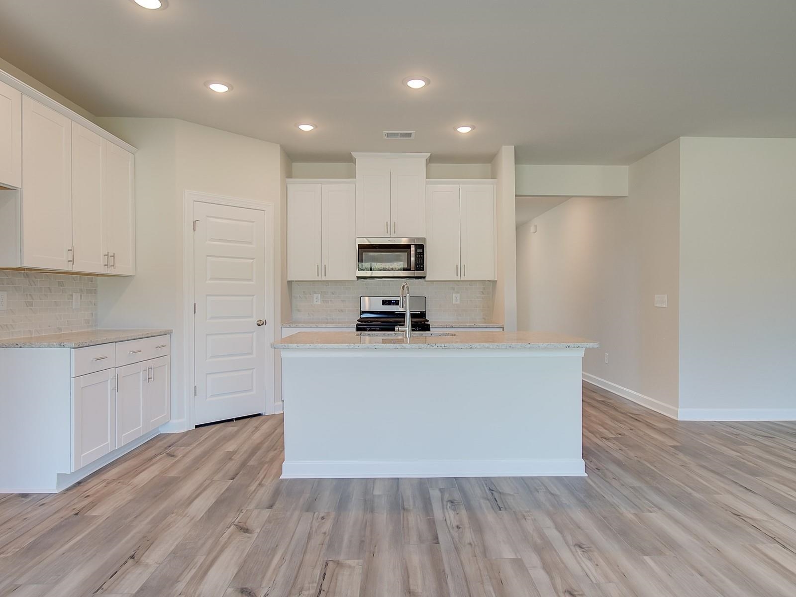 128 Layken Drive Fountain Inn, SC 29644 - Photo 10 of 36 Gallery Image 10