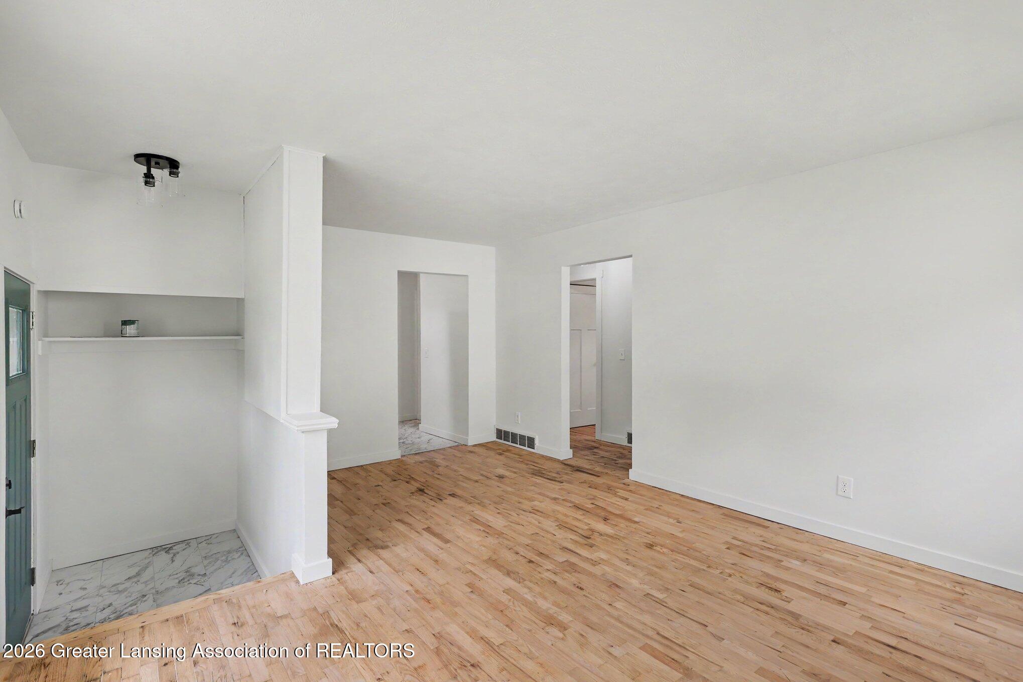 3224 Reo Road Lansing, MI 48911 - Photo 5 of 26 011_file_2320