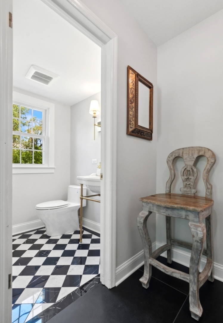 1235 Valley Road Deerfield, IL 60015 - Photo 15 of 38 Gallery Image 15