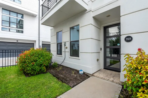 $3,300 | 2928 Lamar Street, Houston, TX 77003