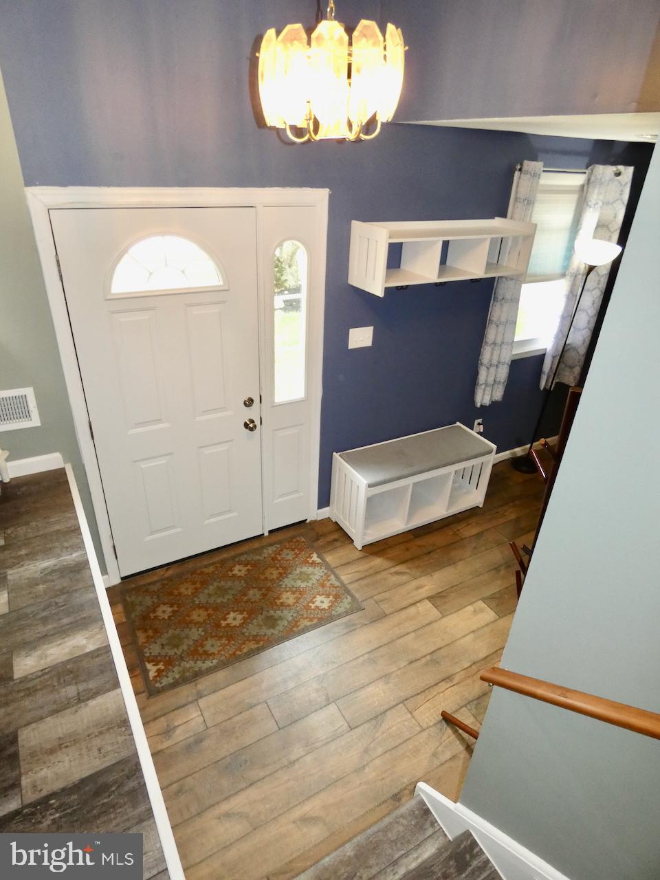 23 Upland Court Newark, DE 19713 - Photo 3 of 84 Foyer Entry