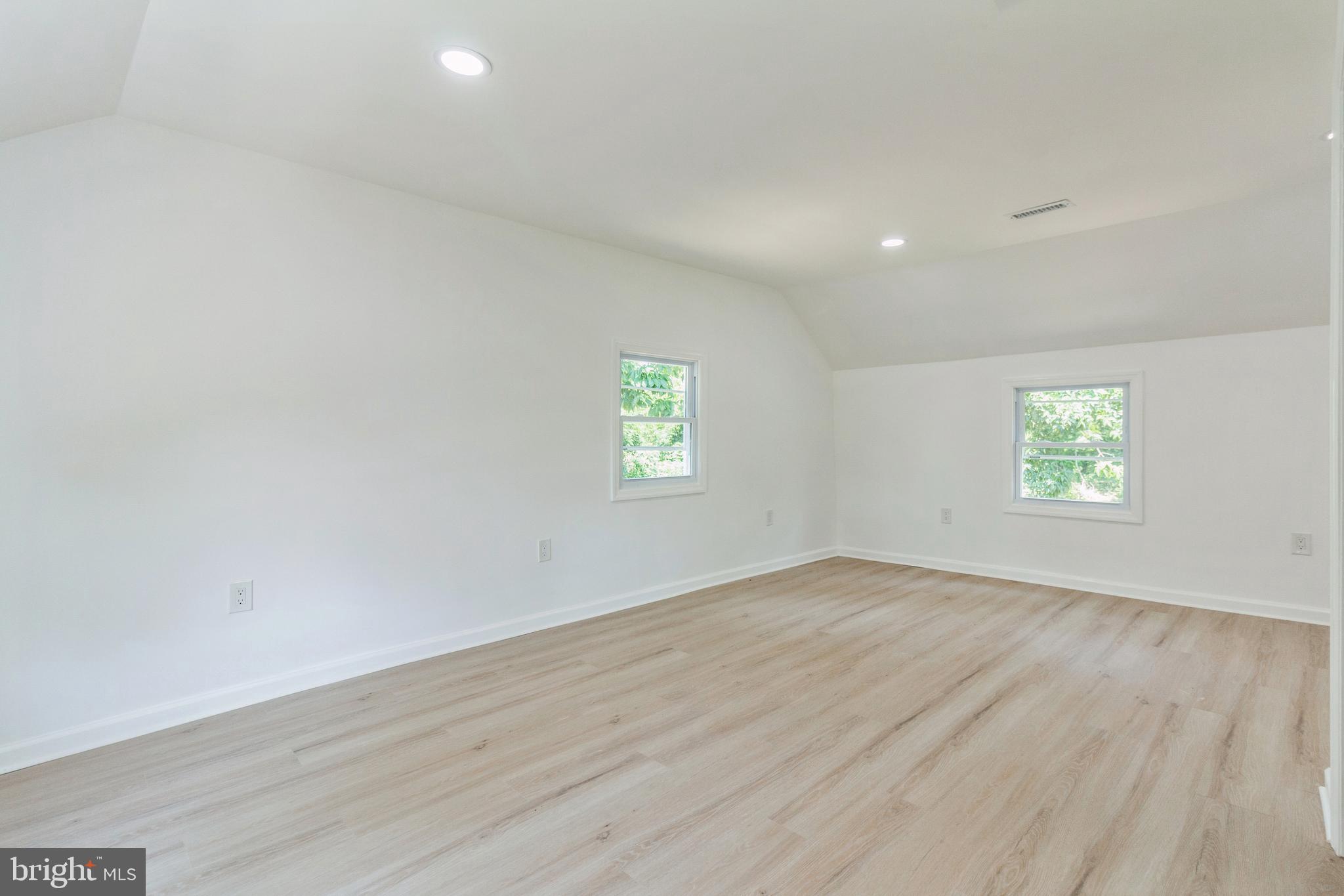 229 Shoemaker Road Bridgeton, NJ 08302 - Photo 11 of 29 an empty room with a window