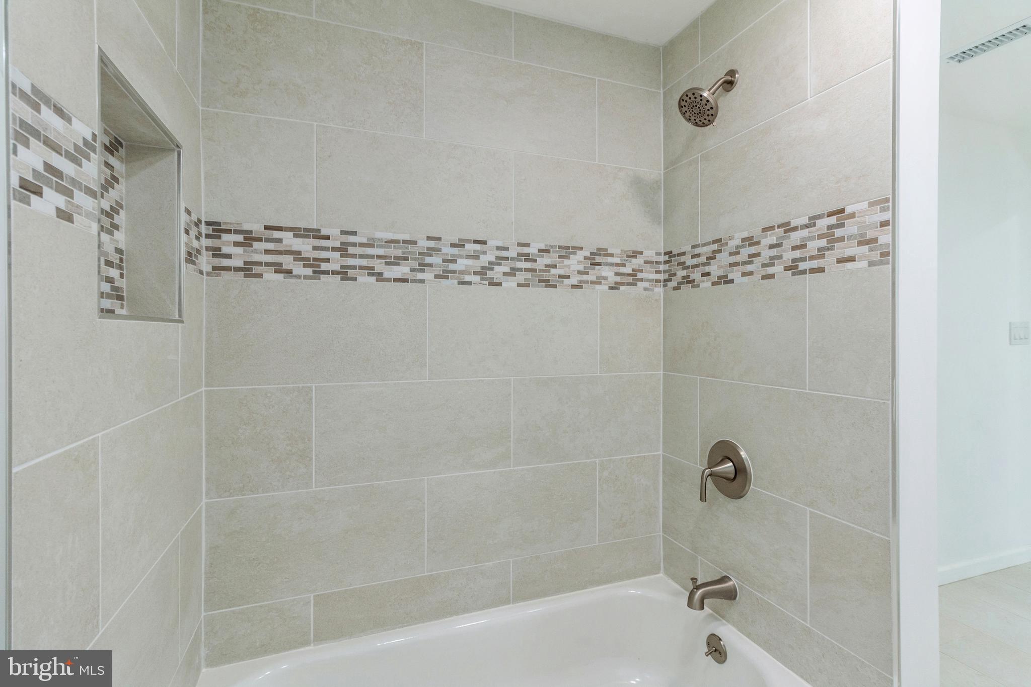 229 Shoemaker Road Bridgeton, NJ 08302 - Photo 19 of 29 a bathroom with a bathtub