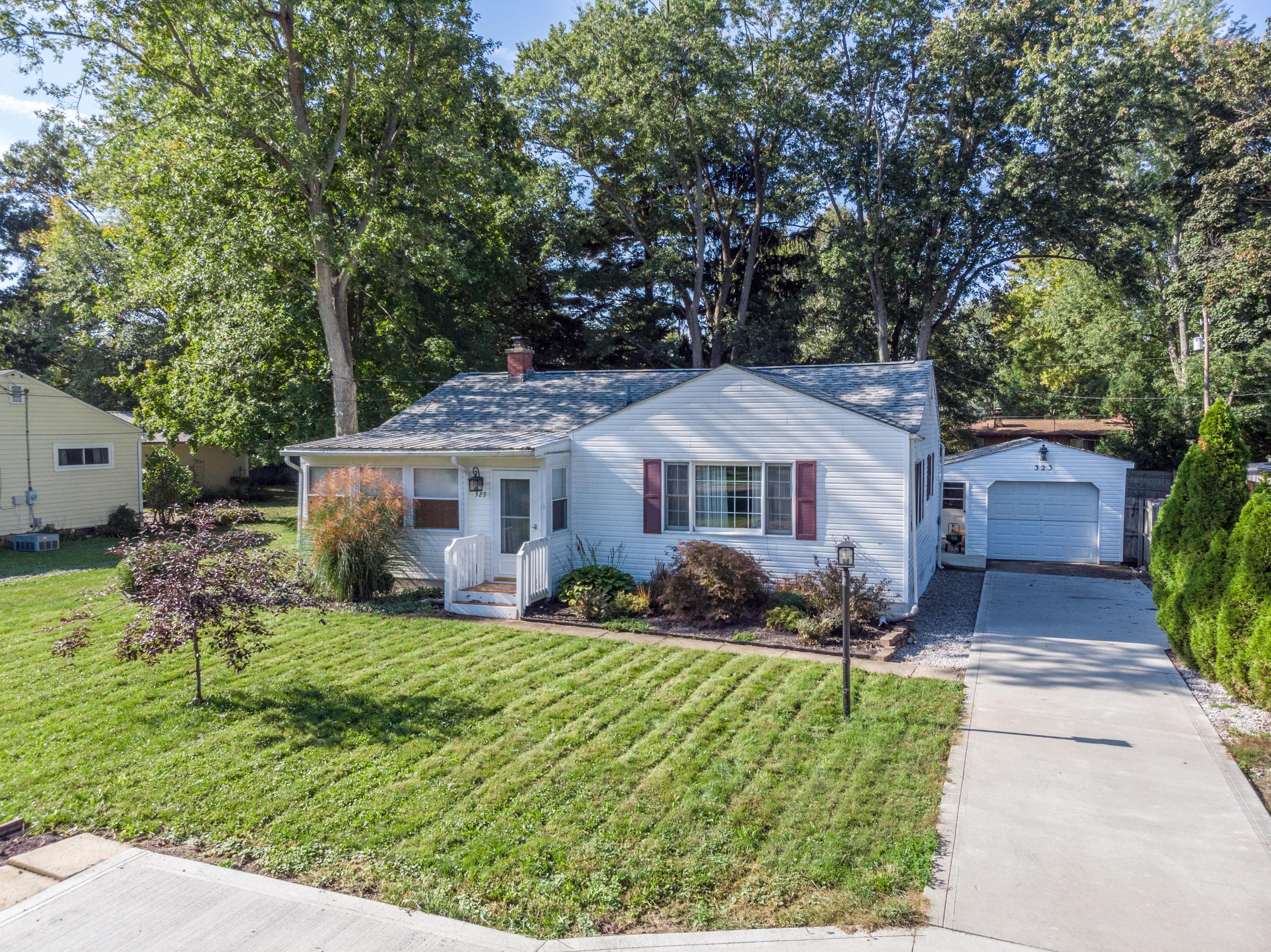 323 Troy Road Delaware, OH 43015 - Photo 2 of 21