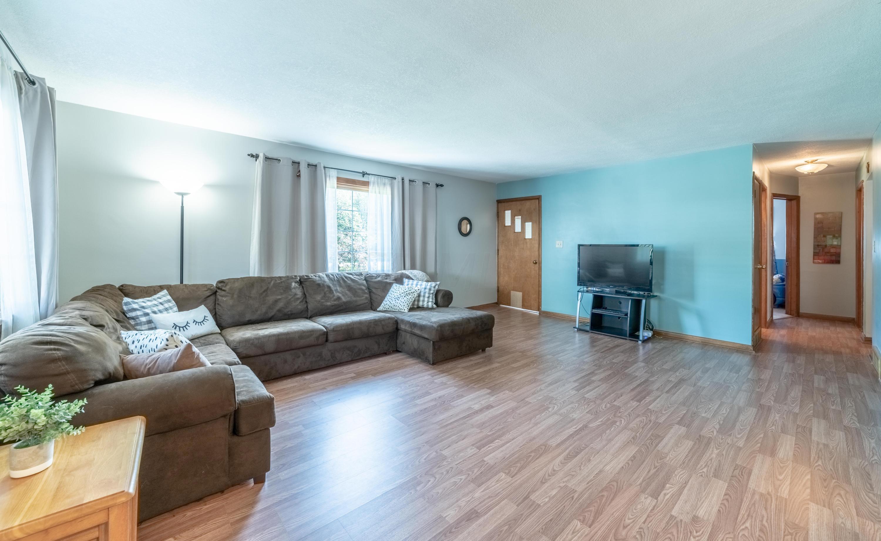 323 Troy Road Delaware, OH 43015 - Photo 4 of 21