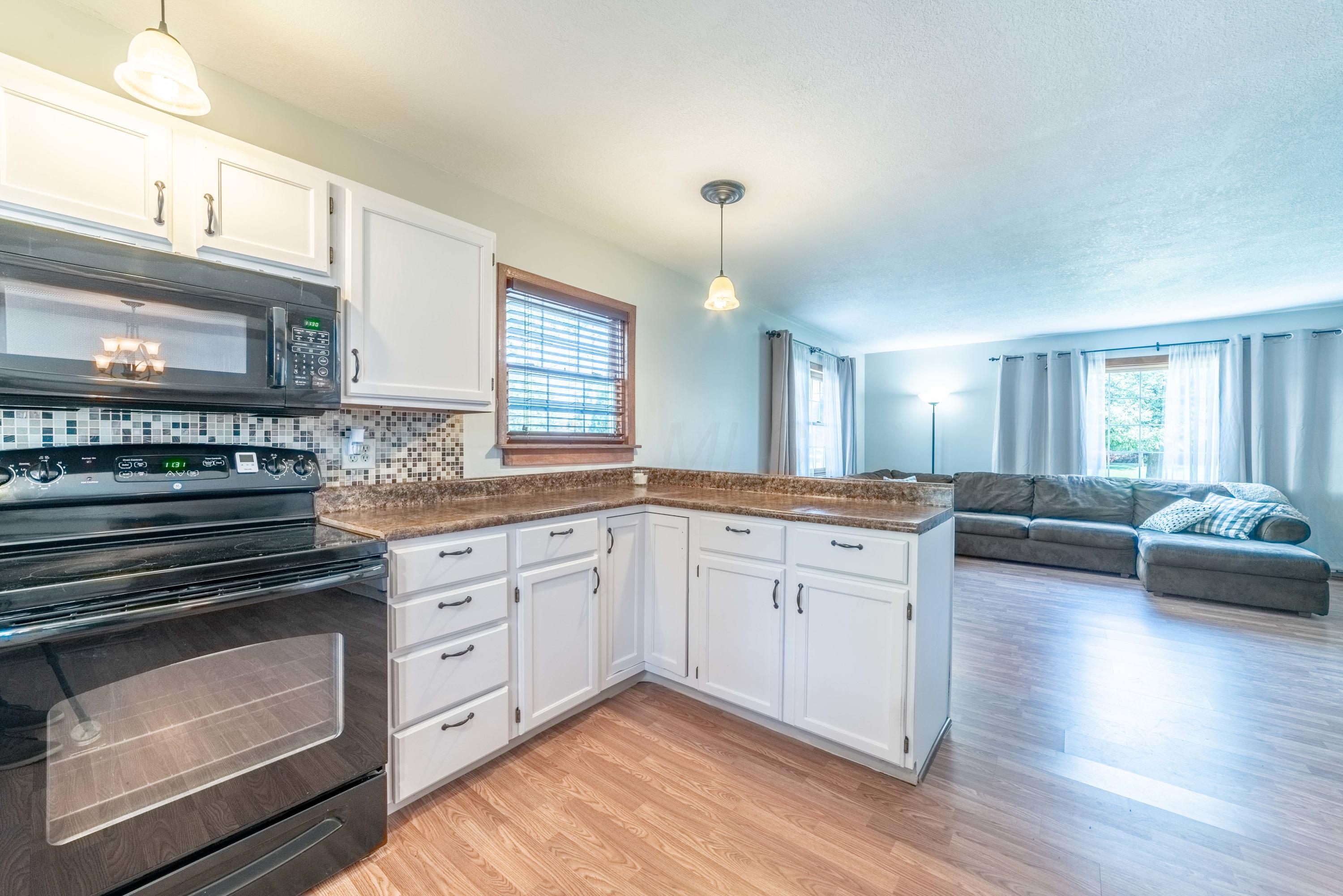 323 Troy Road Delaware, OH 43015 - Photo 5 of 21