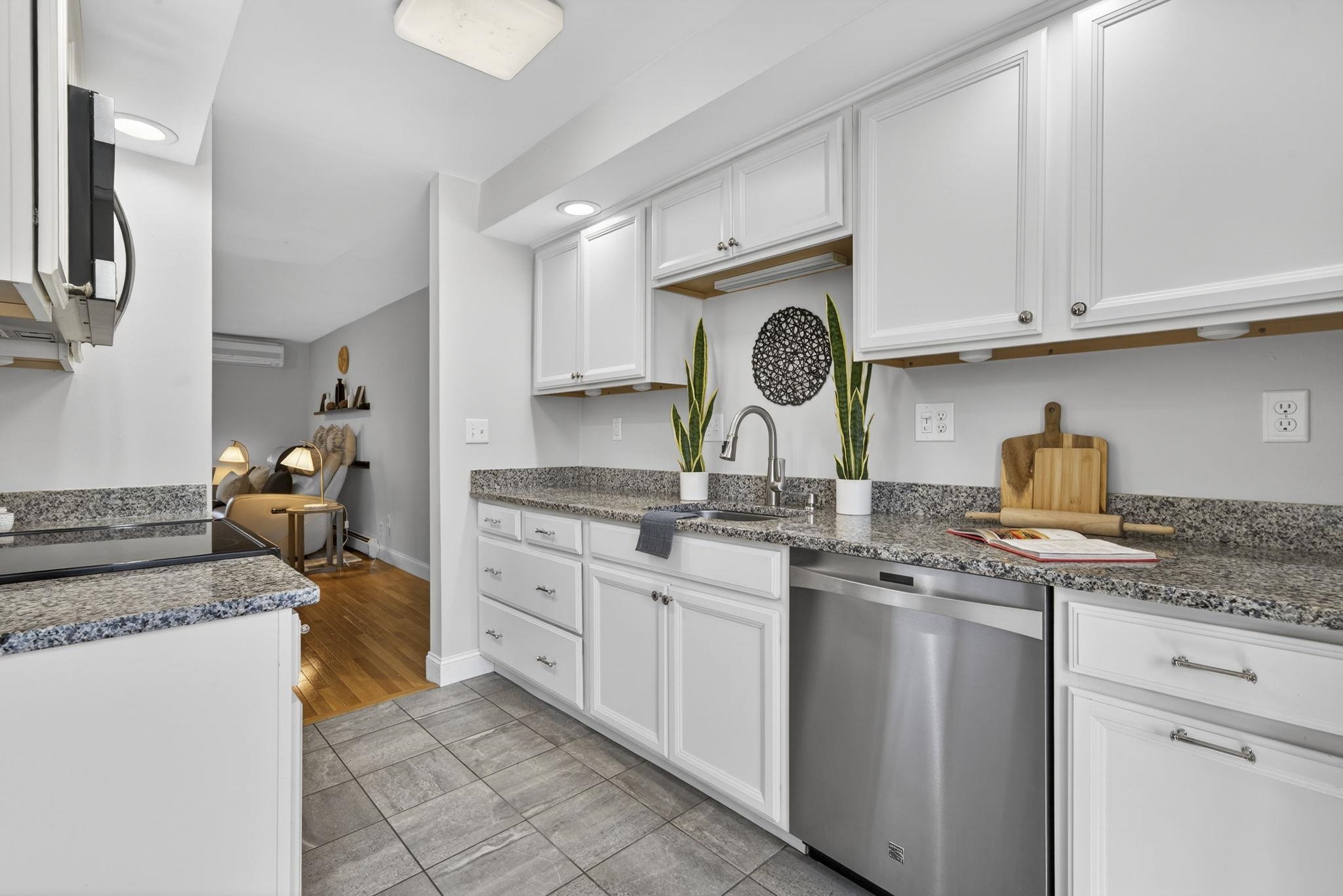 5 Walnut Circle Merrimack, NH 03054 - Photo 4 of 49