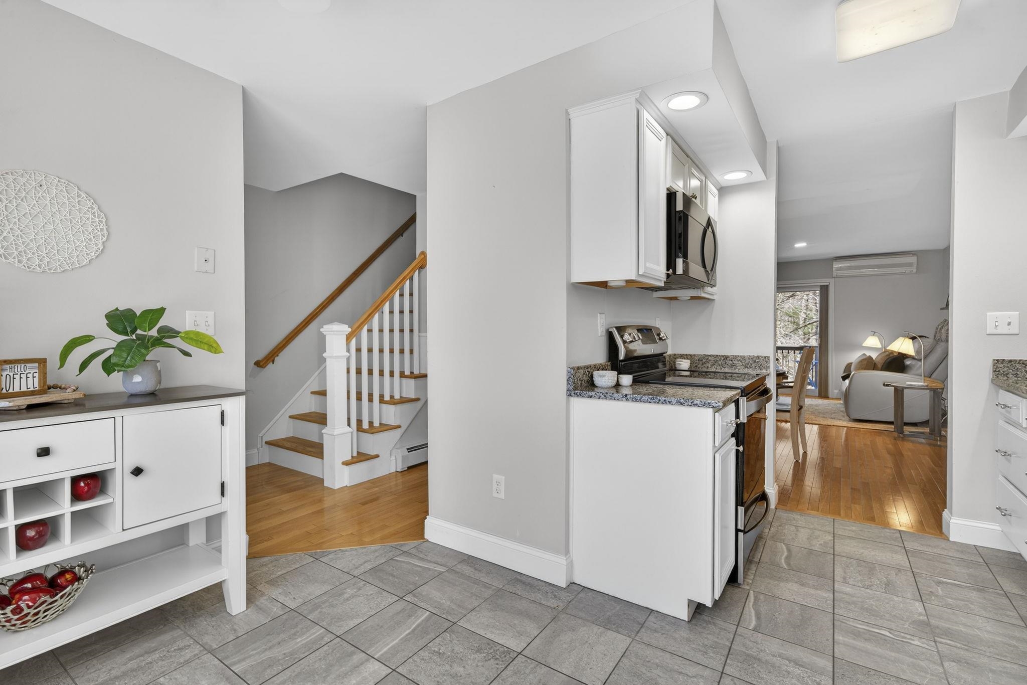 5 Walnut Circle Merrimack, NH 03054 - Photo 6 of 49