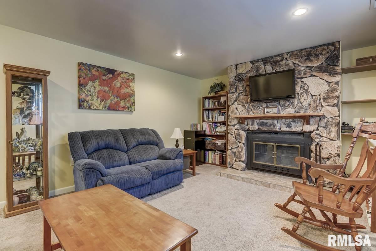 8 Rainbow Road Springfield, IL 62712 - Photo 24 of 32