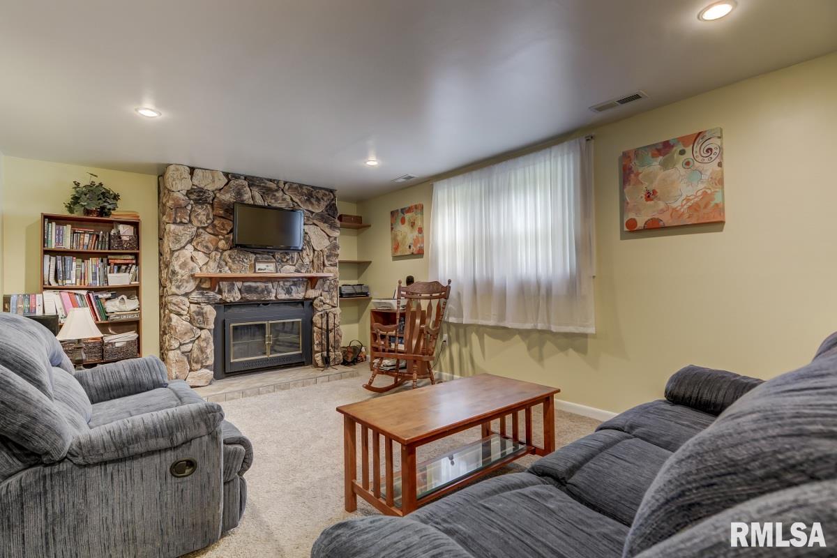 8 Rainbow Road Springfield, IL 62712 - Photo 25 of 32