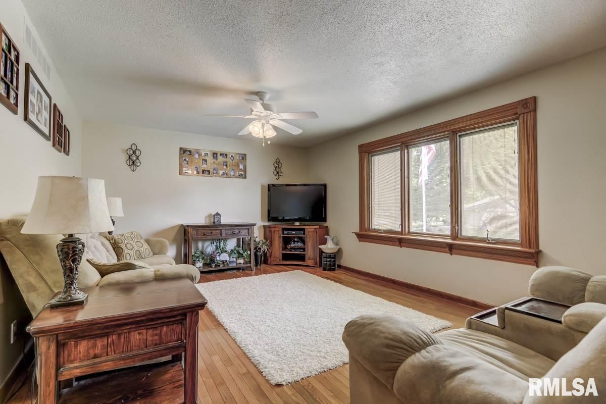 8 Rainbow Road Springfield, IL 62712 - Photo 5 of 32