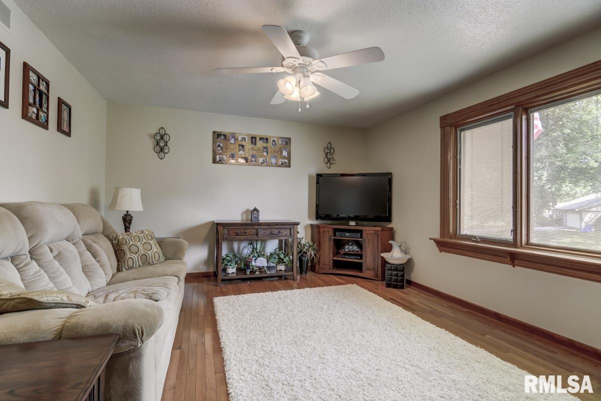 8 Rainbow Road Springfield, IL 62712 - Photo 6 of 32