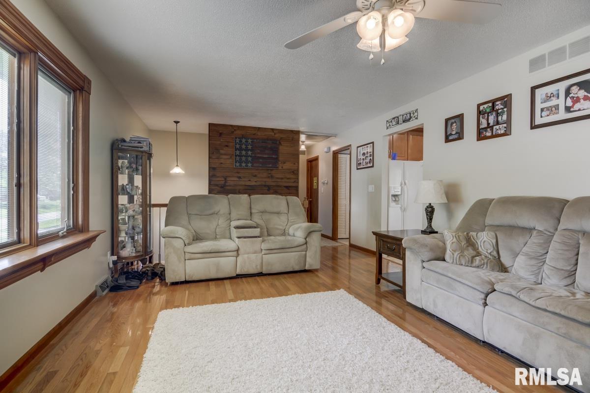 8 Rainbow Road Springfield, IL 62712 - Photo 7 of 32