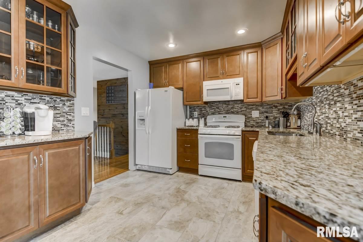 8 Rainbow Road Springfield, IL 62712 - Photo 9 of 32