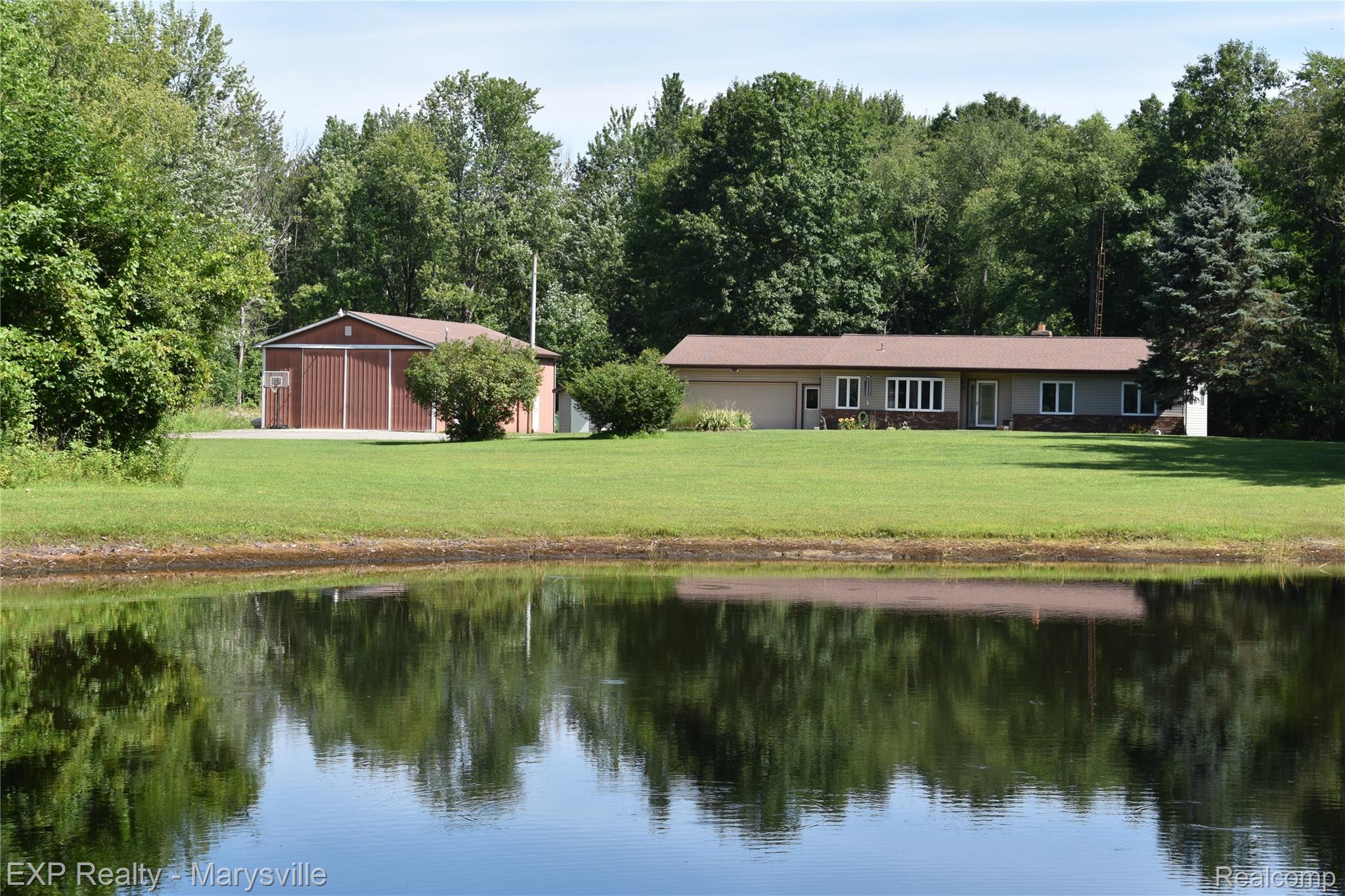 12980 Metcalf Road Yale, MI 48097 - Photo 2 of 33 DSC_0279.JPG