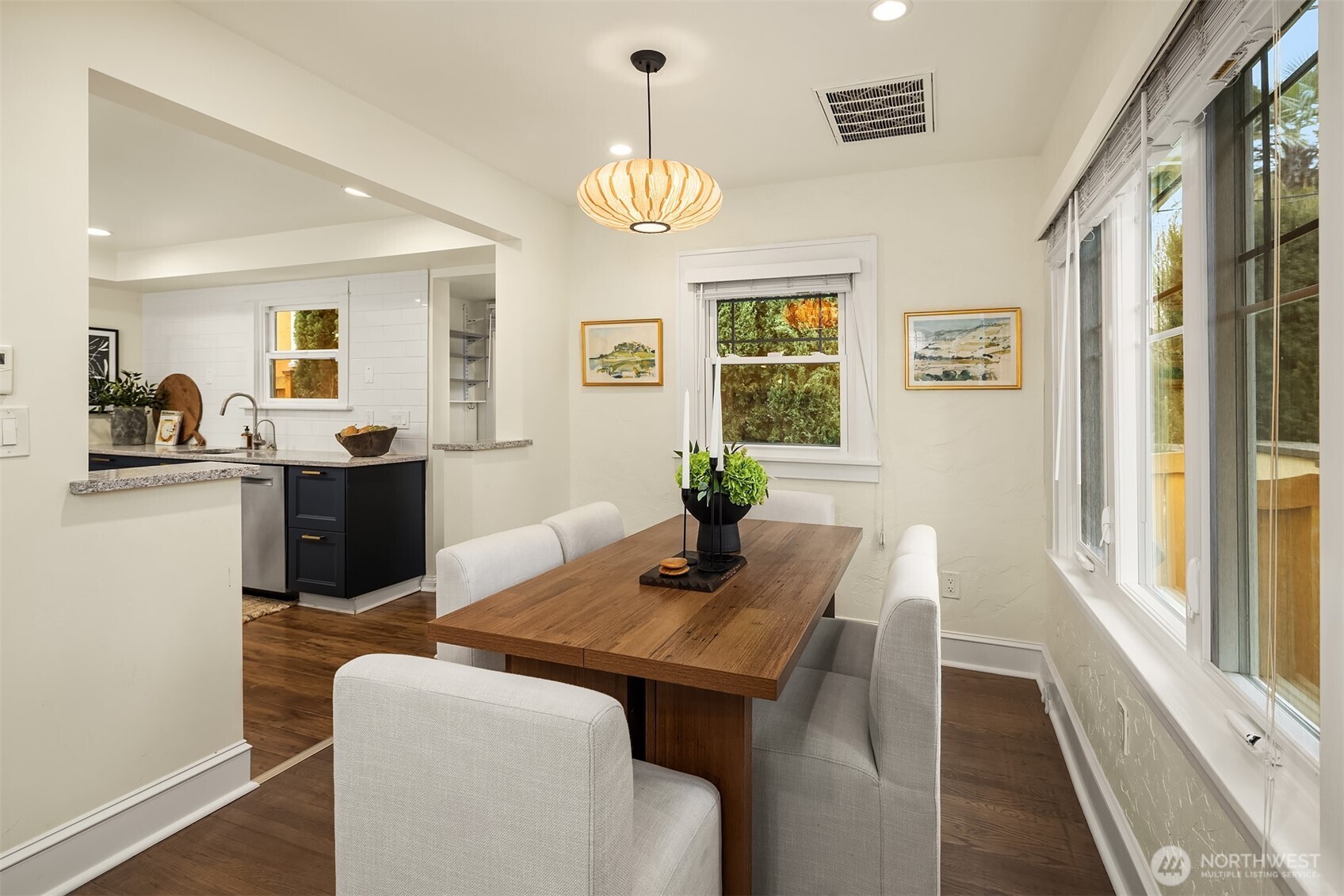 6237 26th Avenue Northeast Seattle, WA 98115 - Photo 12 of 40