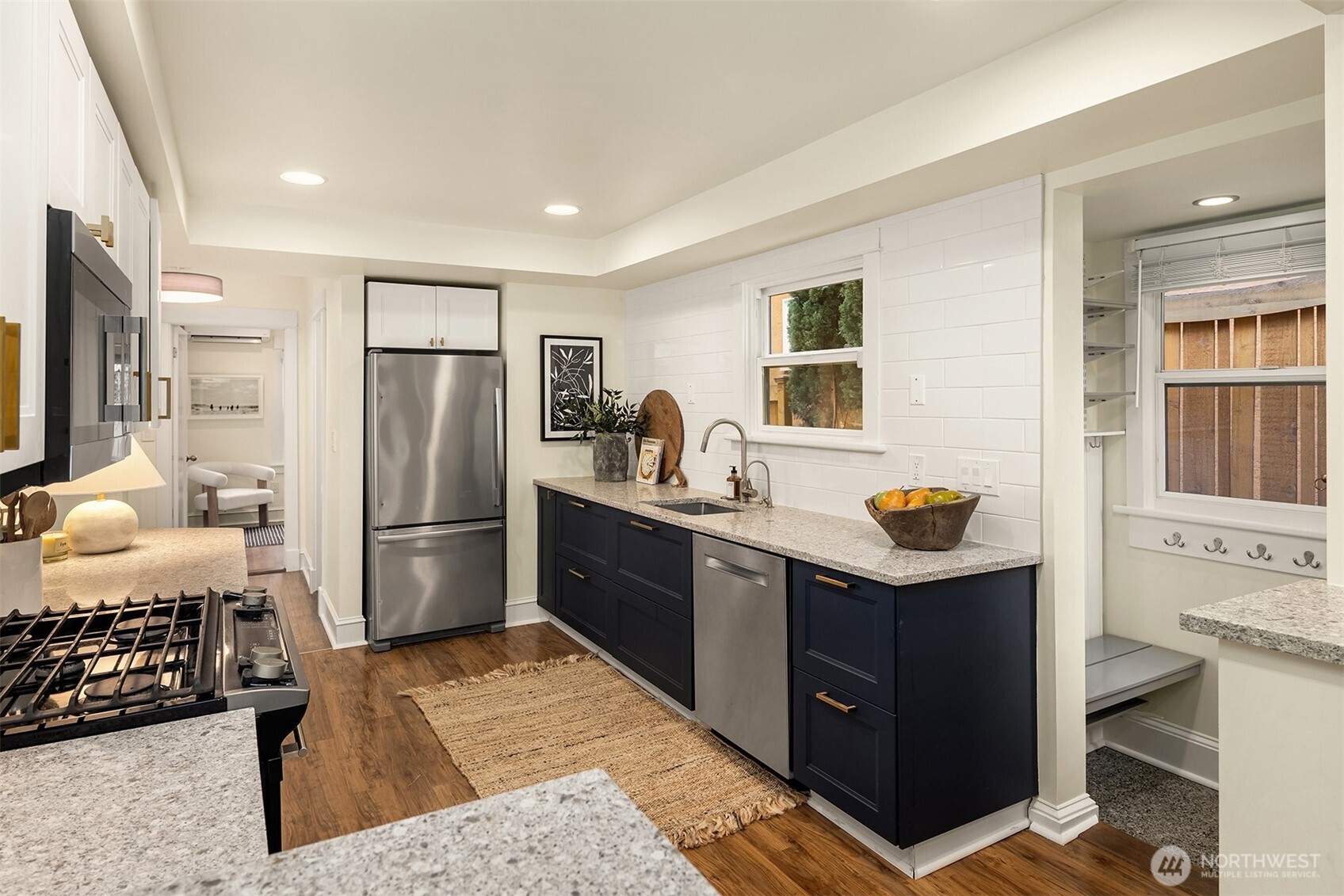 6237 26th Avenue Northeast Seattle, WA 98115 - Photo 14 of 40