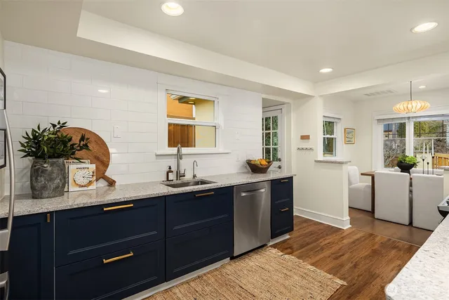 $1,550,000 | 6237 26th Avenue Northeast, Seattle, WA 98115