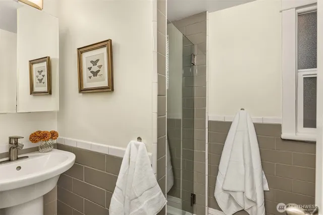 $1,550,000 | 6237 26th Avenue Northeast, Seattle, WA 98115