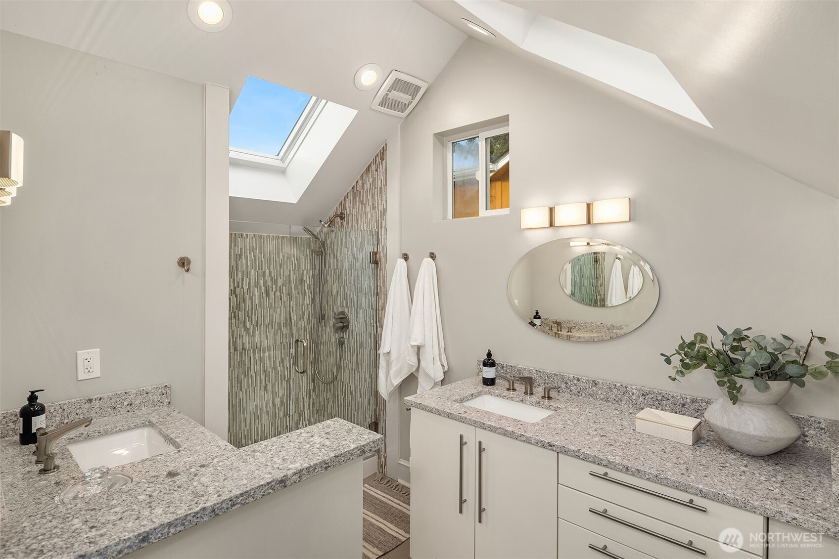 6237 26th Avenue Northeast Seattle, WA 98115 - Photo 23 of 40