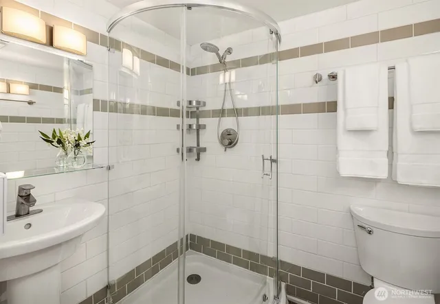 $1,550,000 | 6237 26th Avenue Northeast, Seattle, WA 98115