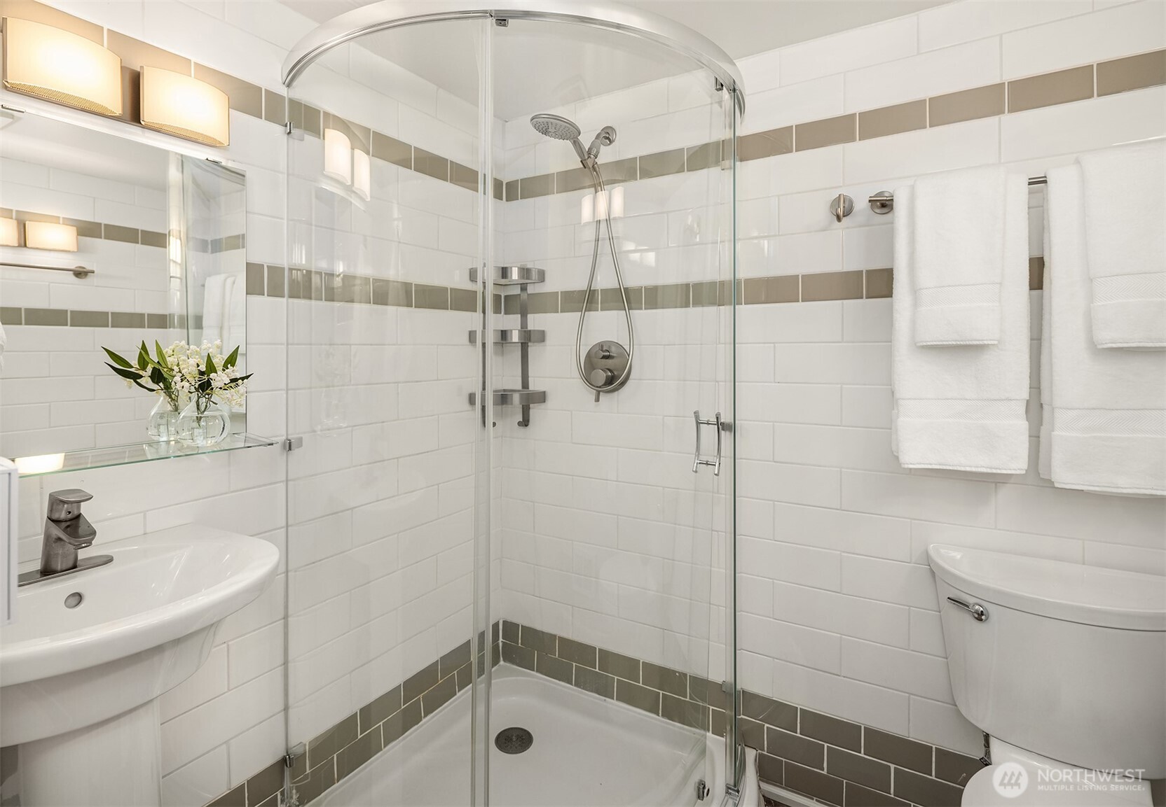 6237 26th Avenue Northeast Seattle, WA 98115 - Photo 32 of 40