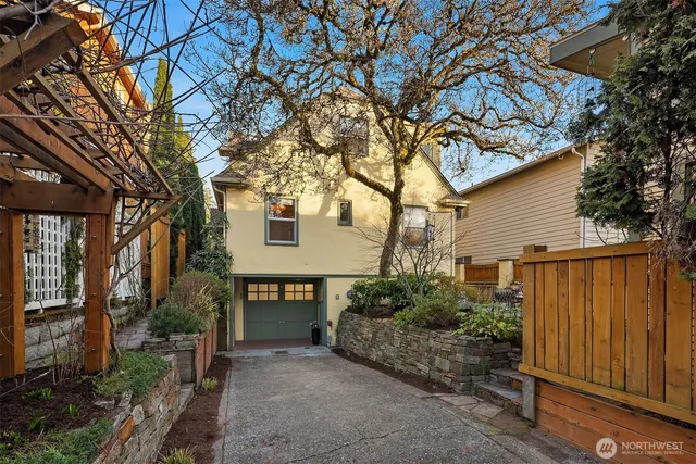 $1,550,000 | 6237 26th Avenue Northeast, Seattle, WA 98115