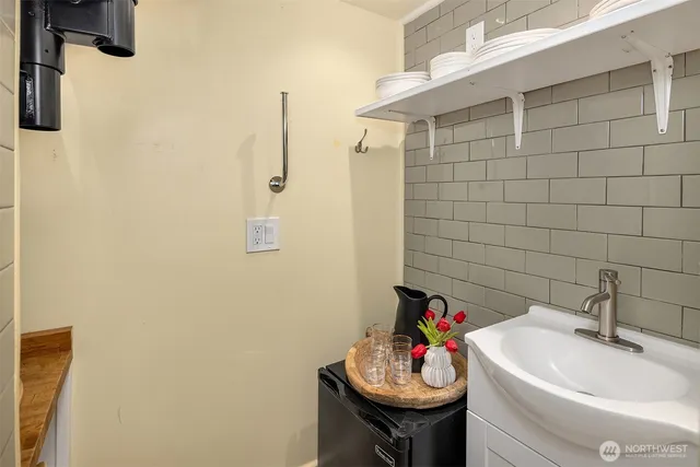 $1,550,000 | 6237 26th Avenue Northeast, Seattle, WA 98115