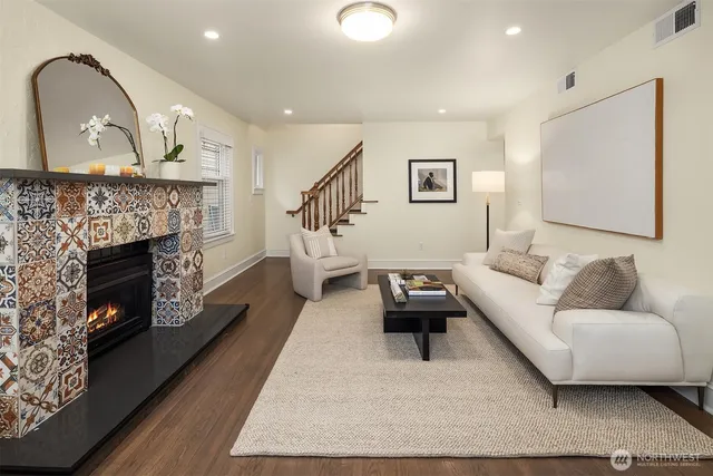 $1,550,000 | 6237 26th Avenue Northeast, Seattle, WA 98115