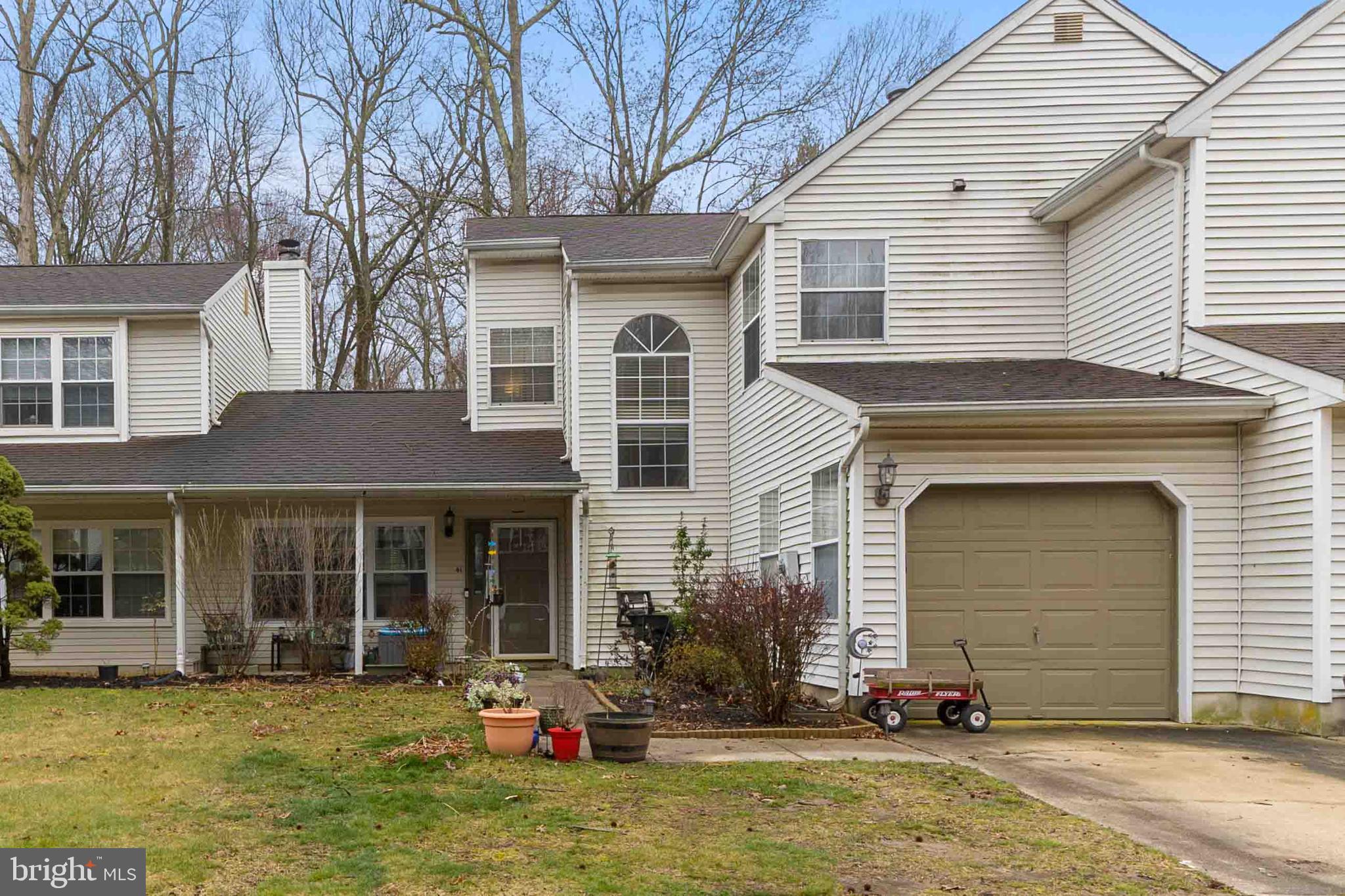 41 Spruce Road Hightstown, NJ 08520 - Photo 2 of 24