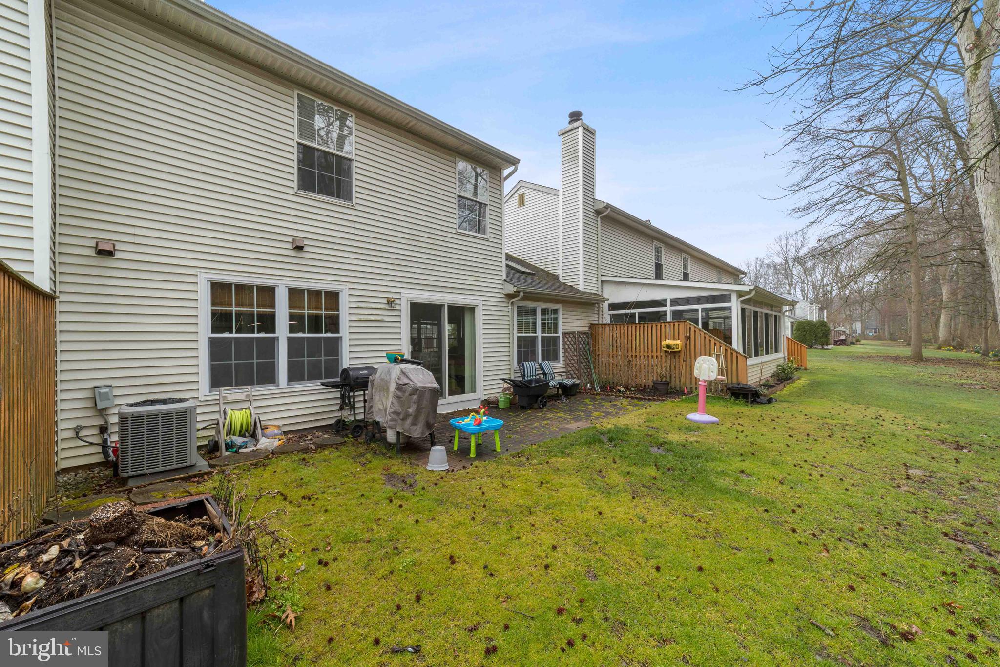 41 Spruce Road Hightstown, NJ 08520 - Photo 4 of 24