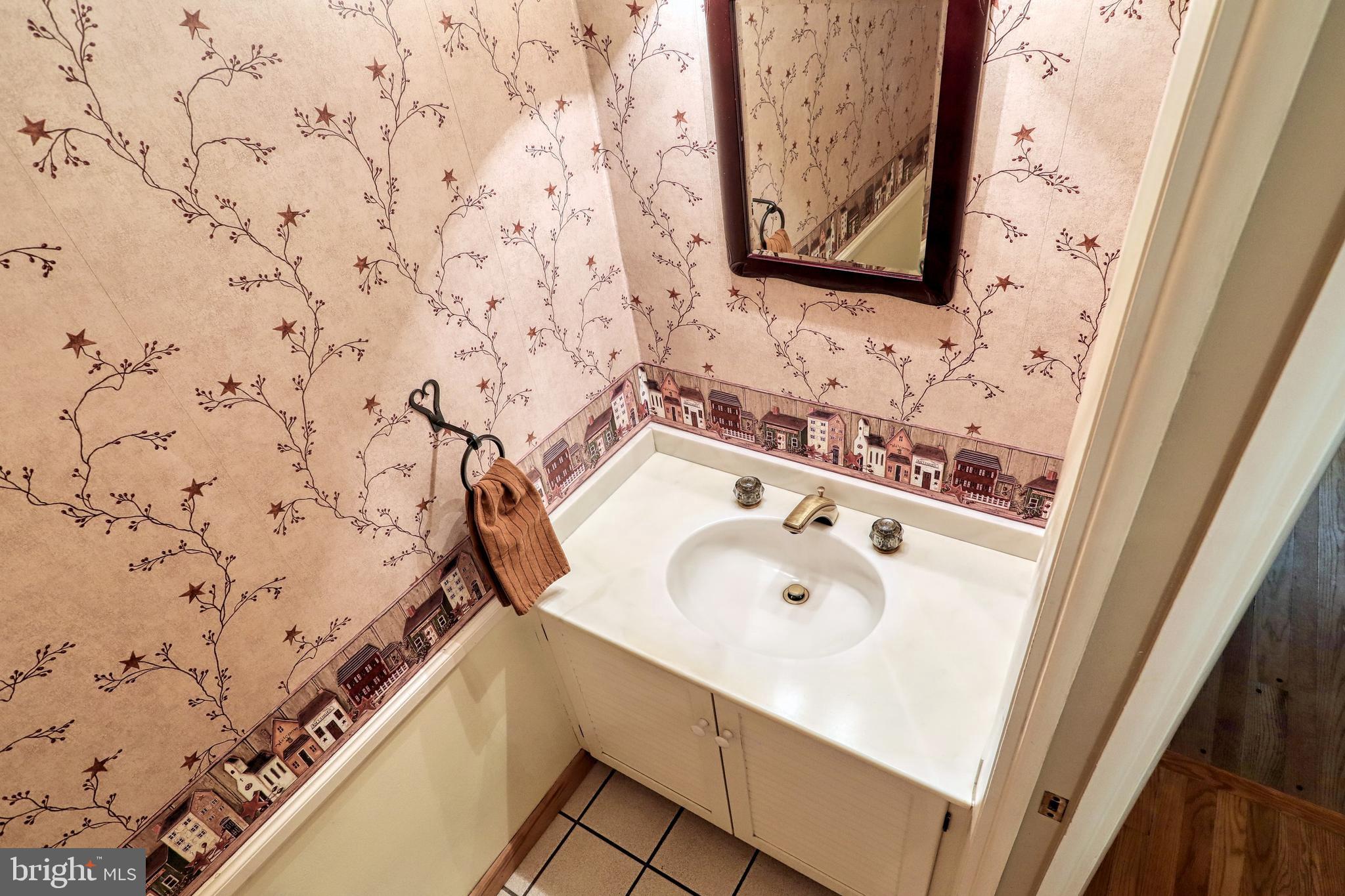 685 Cortleigh Drive York, PA 17402 - Photo 16 of 40 Gallery Image 16